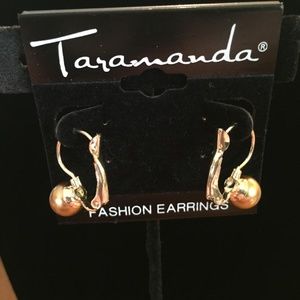 Lot of 4 pair of NWT Beautiful Taramanda Earrings